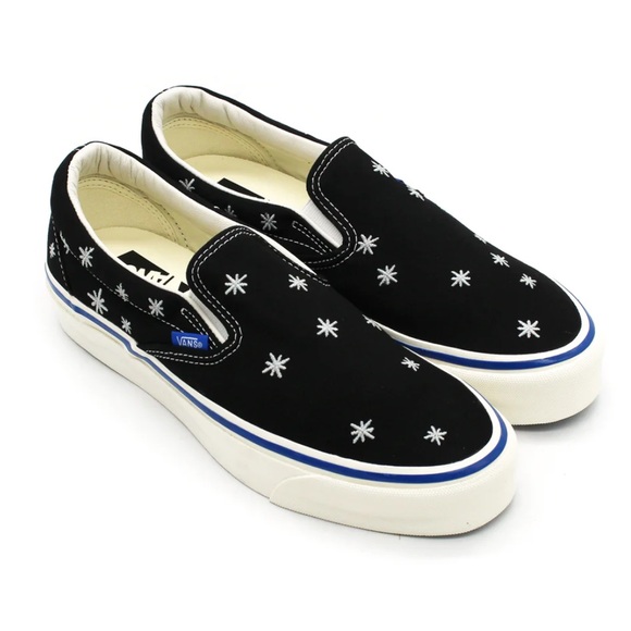 Better™ Gift Shop - AOI Industry / Vans - Black "KiraKira" Slip On GLOW IN DARK - Picture 3 of 13